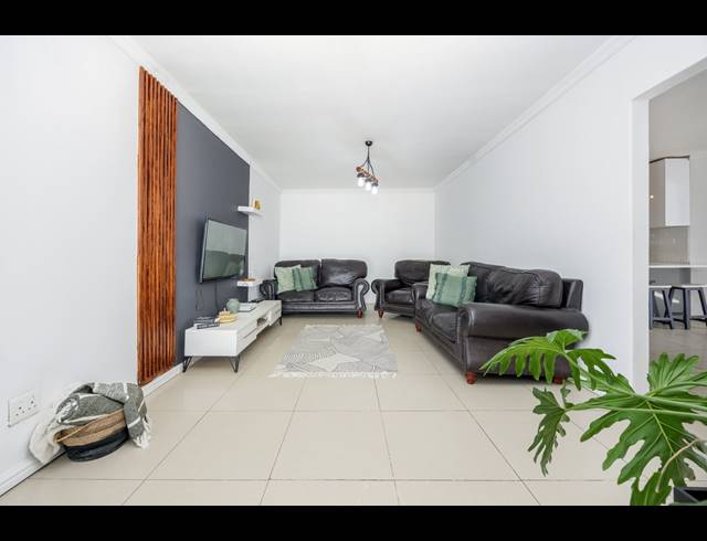 8 BEDROOM HOUSE FOR SALE IN HAASENDAL